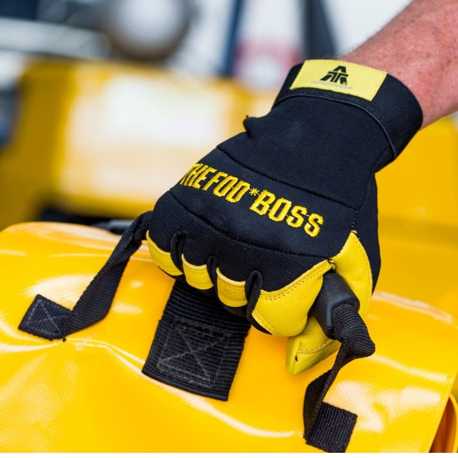 FOD_BOSS Deer Skin Gloves Runway sweeper
