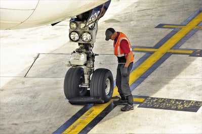 Landing gear airplane nose wheel