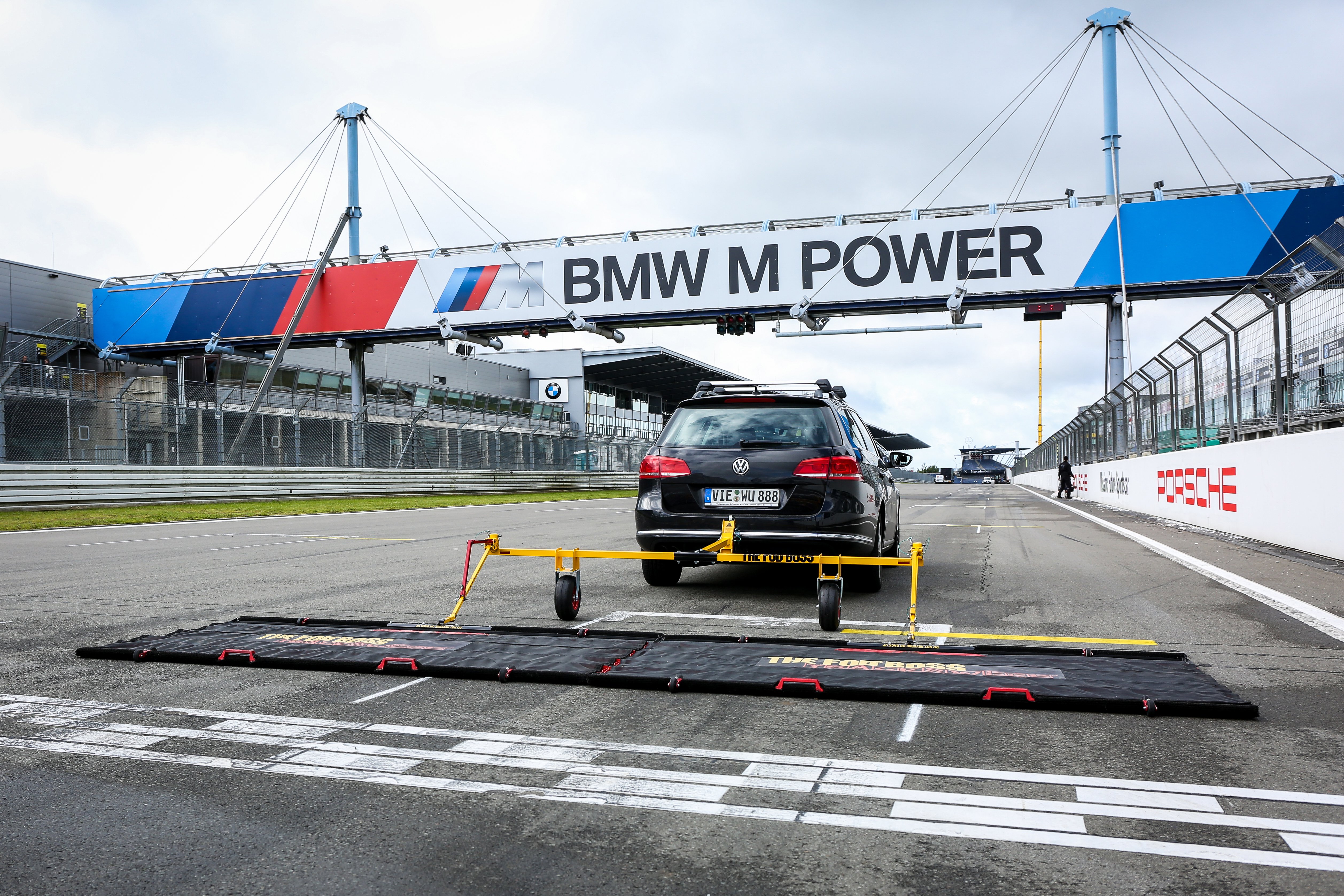 Aerosweep tracksweep on BMW racetrack